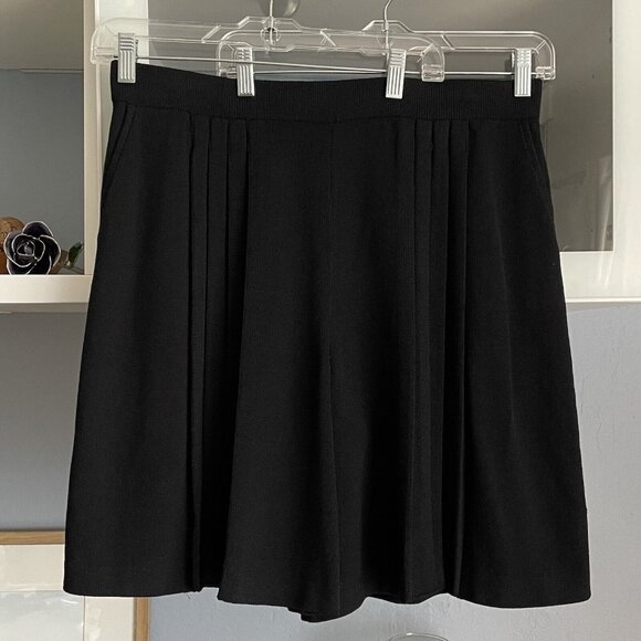 St. John Pants - St.John Basics Santana Knit Pleated Pull On Shorts Culottes Black